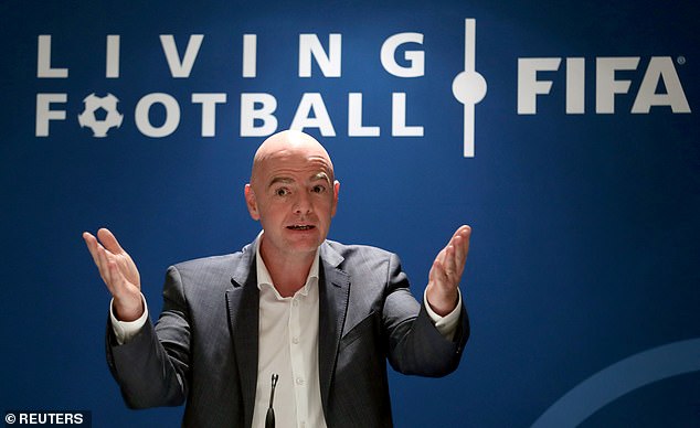 Chủ tịch FIFA nói gì trước thông tin Super League được thành lập?