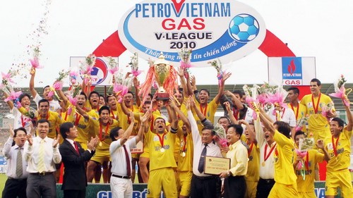 Bầu Hiển và chức vô địch V.League cay đắng vì lỡ thua đau HAGL của Kiatisak 