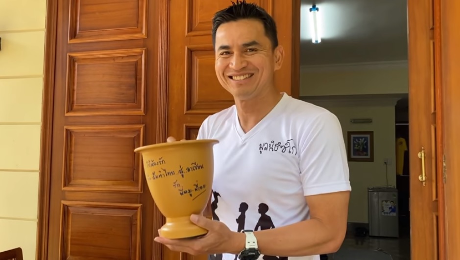Kiatisak nhận cú hích tinh thần từ quê nhà Thái Lan