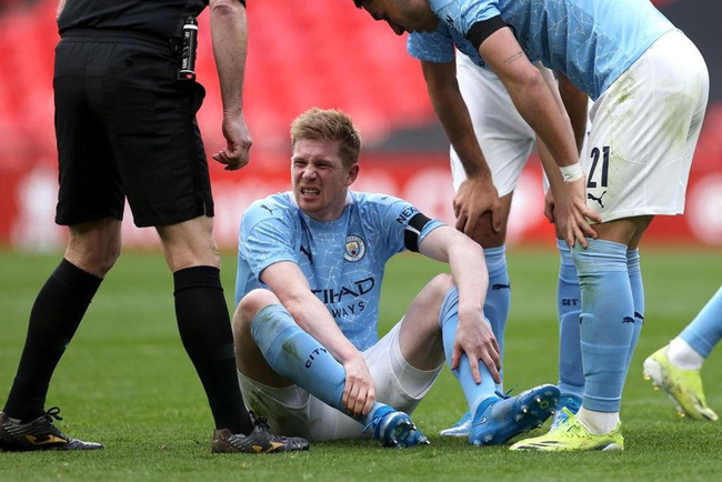 Man City nguy cơ mất De Bruyne ở đại chiến với PSG