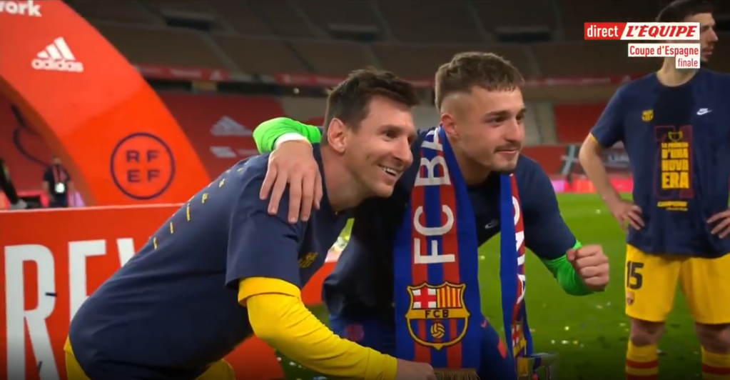 VIDEO: Barca vô địch hay là buổi off-fan của Messi?