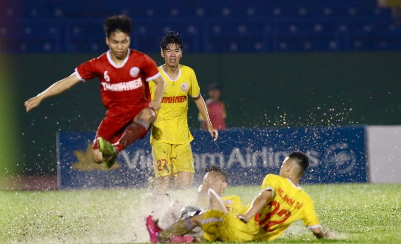 Thắng thuyết phục Hà Nội, SLNA vào bán kết U19 Quốc gia