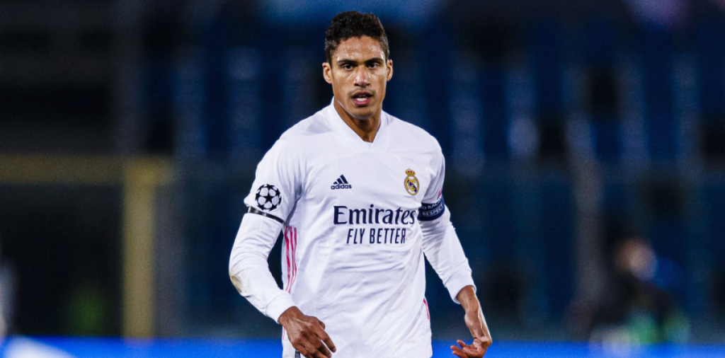 NÓNG: Varane dương tính Covid-19, lỡ đại chiến Liverpool và Barcelona