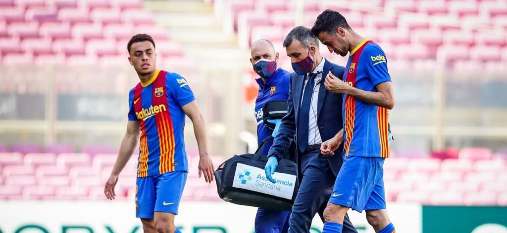 Barcelona xác nhận tình hình của Busquets sau chấn thương ở trận hoà Atletico