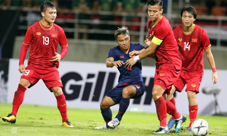 HLV Nishino chán chường vì mất cay đắng “Messi Thái”