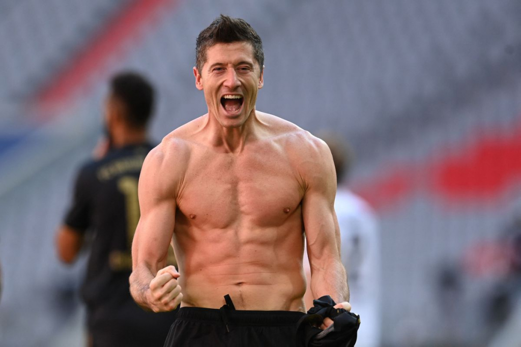 Lewandowski phá kỷ lục ghi bàn mọi thời đại của Bundesliga