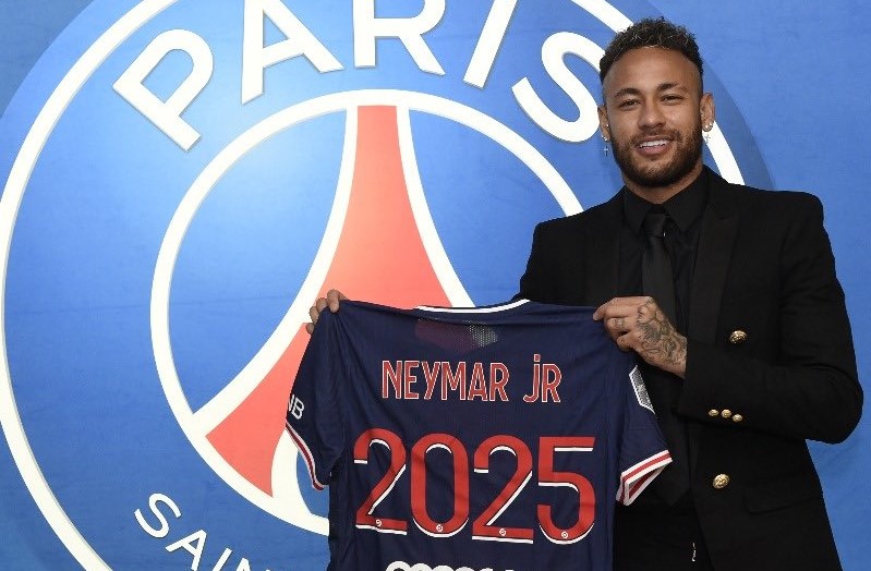 NÓNG: Neymar gia hạn với PSG, nhận lương cực “khủng”