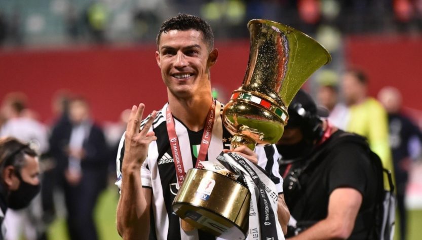 Ronaldo hé lộ về tương lai sau khi giành Coppa Italia cùng Juventus