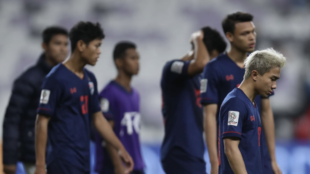 Thái Lan nhận 2 “cú vả” đau điếng trước thềm vòng loại World Cup 2022