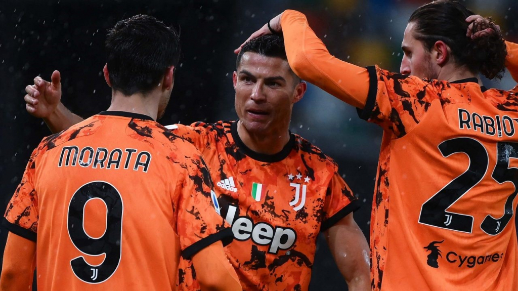 VIDEO: Ronaldo lập cú đúp, hoá người hùng cứu rỗi Juventus