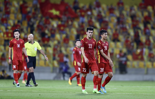 TRỰC TIẾP Việt Nam 2-3 UAE: Tinh thần quật cường, ĐT Việt Nam đi tiếp VL World Cup 