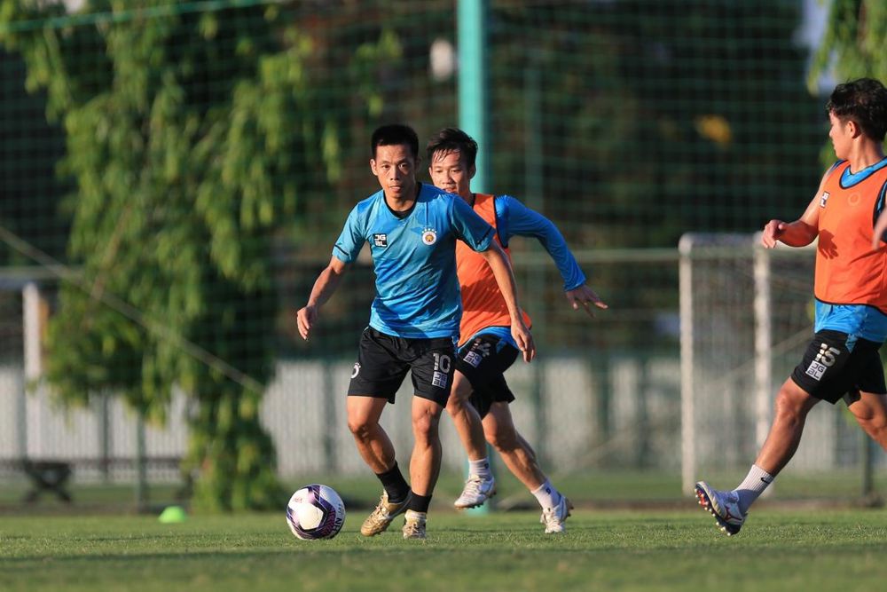 Chùm ảnh: Hà Nội FC đội nắng rèn quân, quyết tâm tìm lại vị thế tại V.League 2021