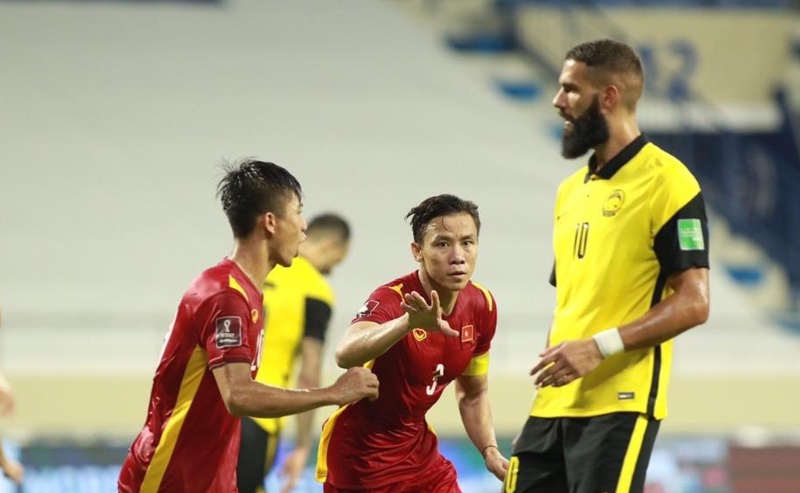 “Hãy mua cầu thủ Việt Nam về thi đấu để nâng cao trình độ bóng đá Malaysia