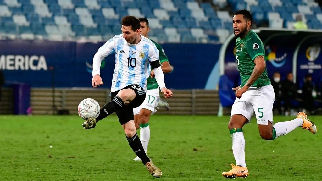 VIDEO: Song sát Aguero - Messi vẽ siêu phẩm ở Copa America