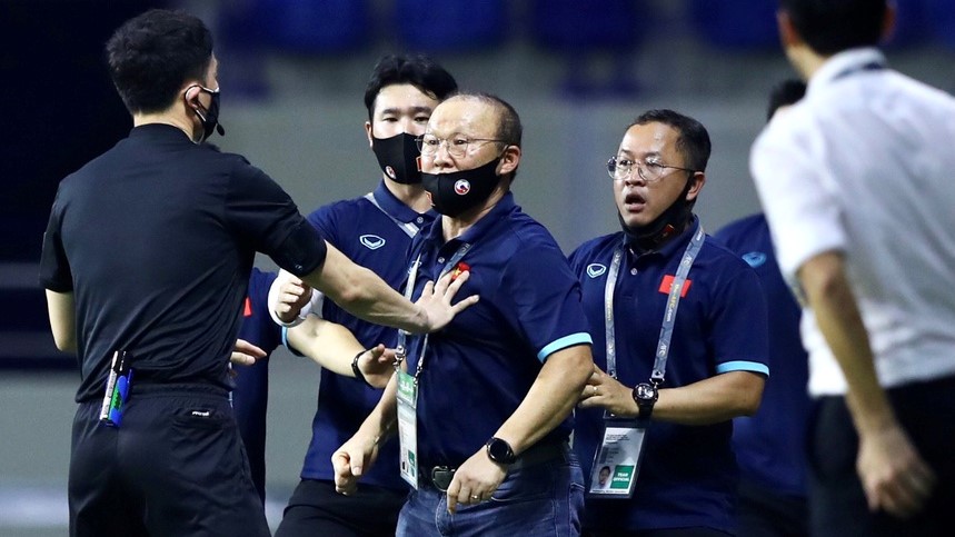 HLV Park Hang Seo mắc bẫy Malaysia, phải nghỉ trận đấu với UAE