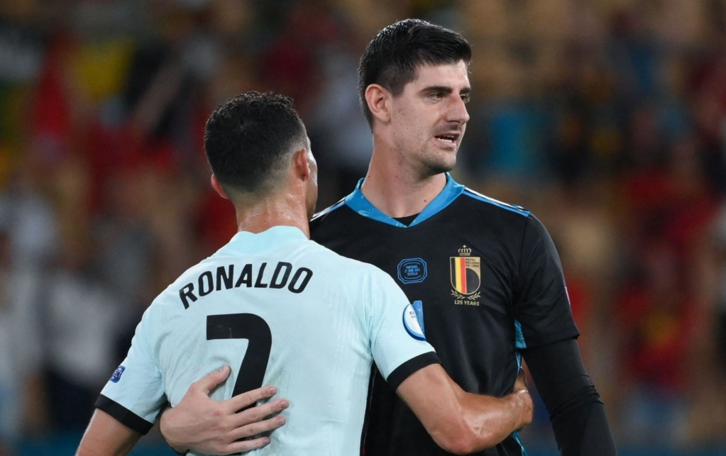 Bật mí thông điệp Ronaldo gửi tới Courtois sau khi BĐN thua Bỉ