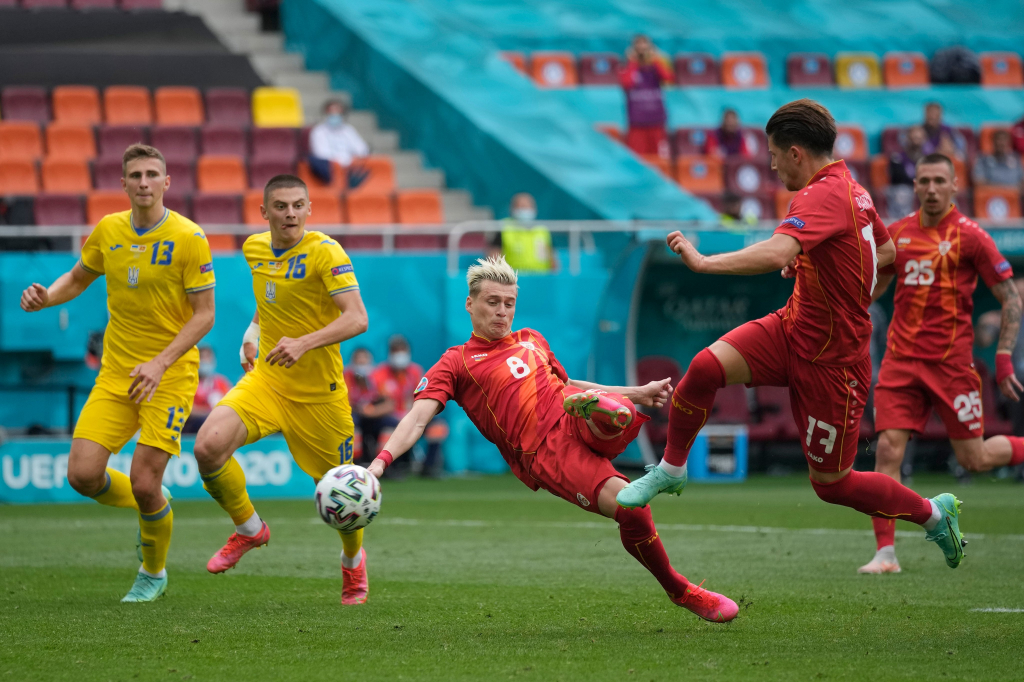 Sa sút hiệp 2, Ukraine chật vật giành chiến thắng trước Macedonia