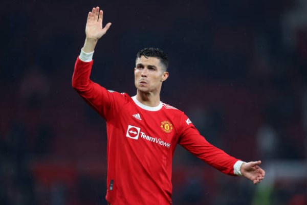 Thắng Brentford, Ronaldo gửi thông điệp đặc biệt tới NHM MU