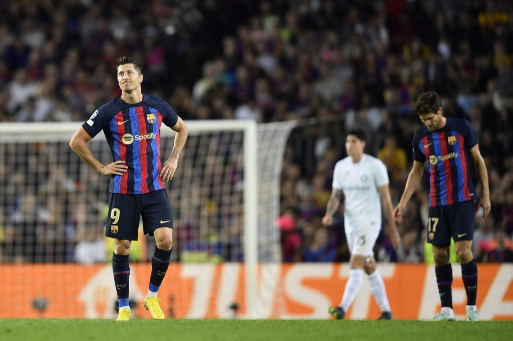 Bị loại khỏi Champions League, Barca tổn thất số tiền cực lớn