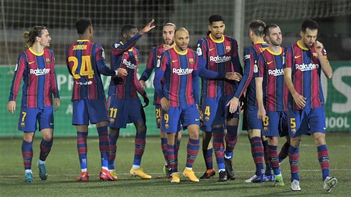 Barca thanh lý 2 ngôi sao để giữ chân Messi