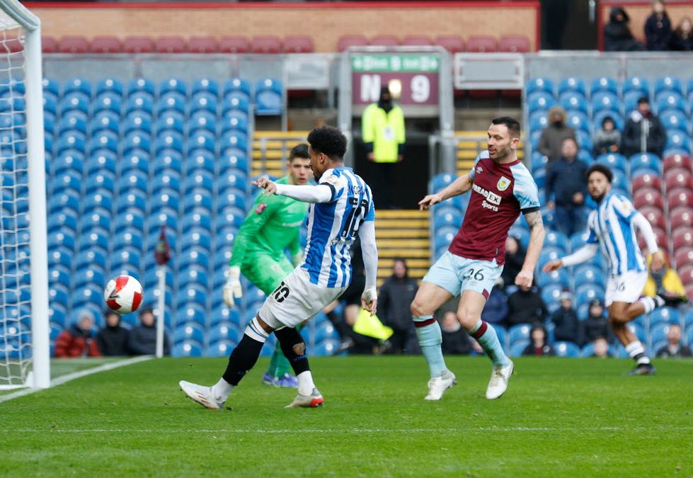 Biến động kèo nhà cái Huddersfield vs Burnley, Hạng Nhất Anh