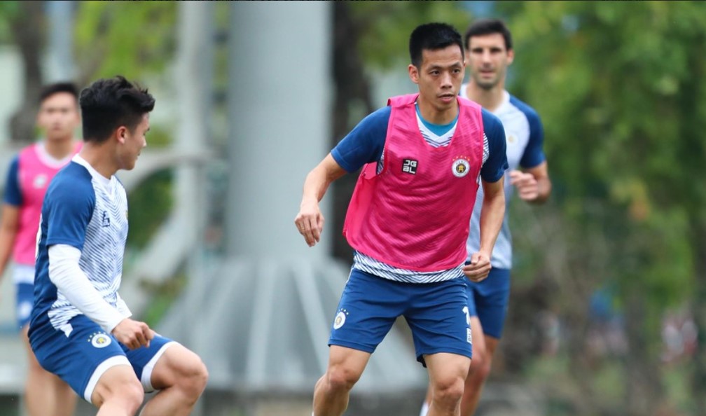 Văn Quyết muốn Quang Hải tiếp tục gắn bó với Hà Nội FC