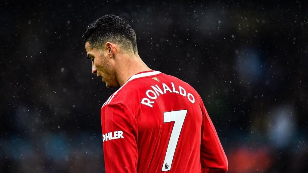 MU trắng tay, Ronaldo mất ngay số tiền cực khủng