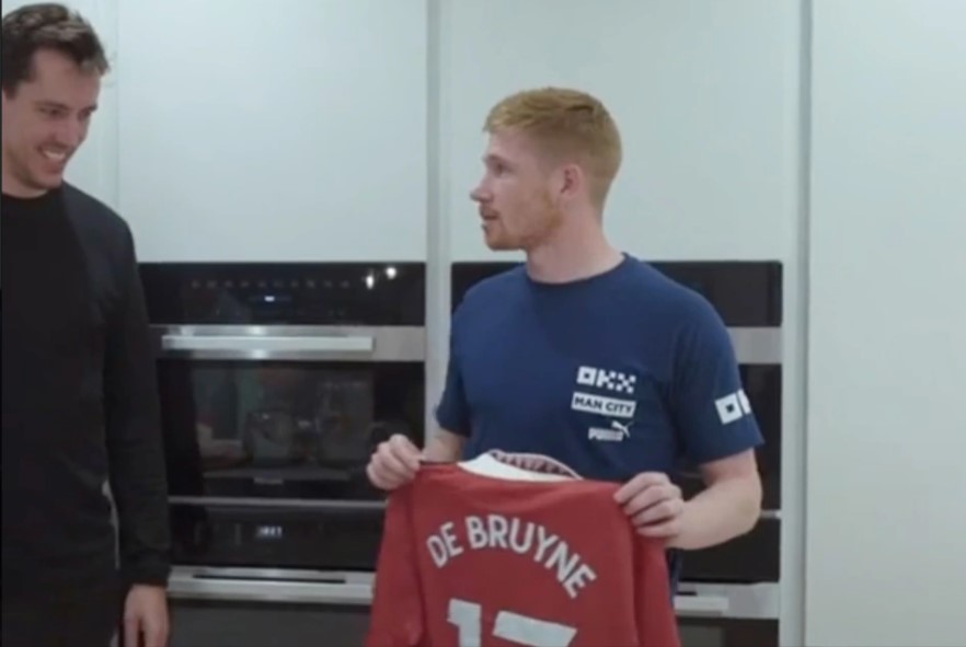 Kevin De Bruyne gây sốc khi đòi đốt áo đấu của MU