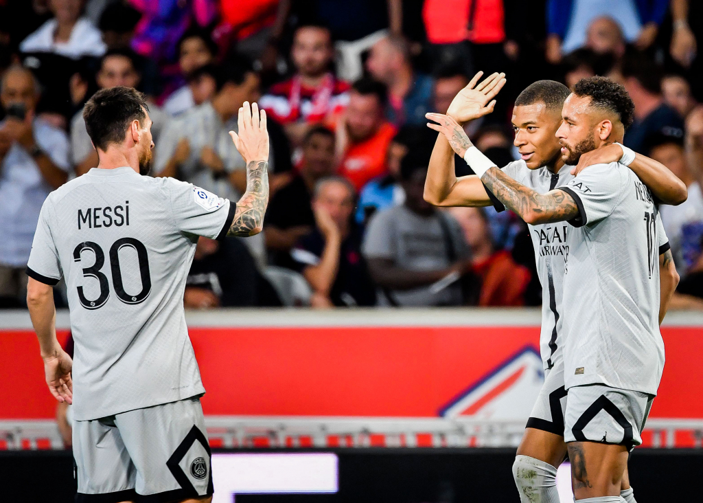 HLV PSG gạt Messi, kỳ vọng Neymar phá kỷ lục siêu hạng ở Ligue 1