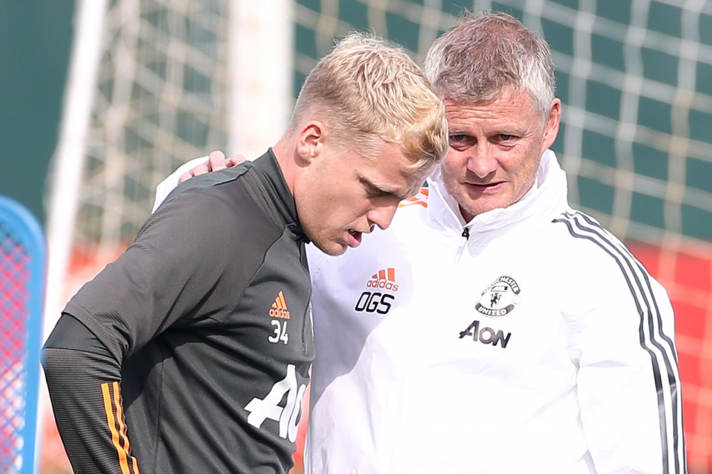 Fred vắng mặt, cờ liệu có đến tay Van de Beek như Solskjaer từng hứa?