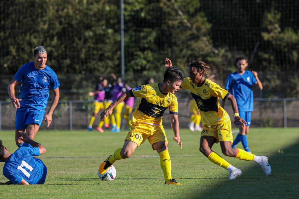 Quang Hải ghi bàn ngay trận đầu tiên cho Pau FC