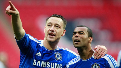 John Terry và Ashley Cole bất ngờ trở lại Chelsea mùa tới