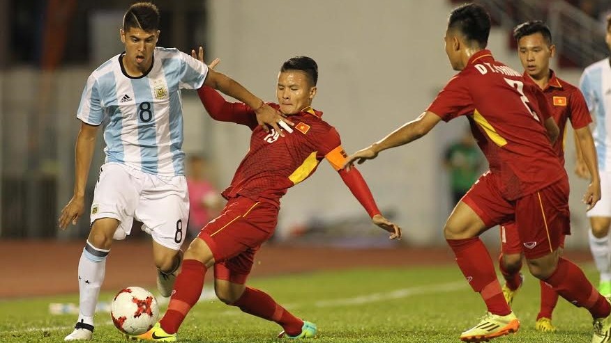 Quang Hải, Công Phượng từng đối đầu 4 đồng đội Messi vừa giành Copa America