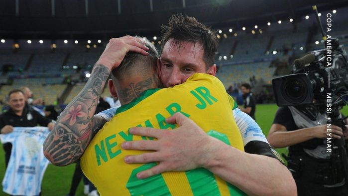 VIDEO: Bỏ qua đồng đội ăn mừng, Messi ôm chặt và vỗ về Neymar
