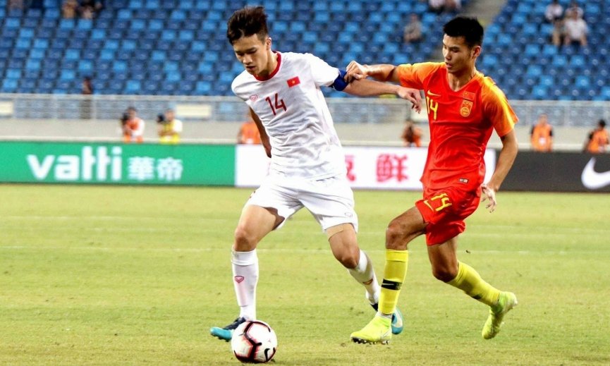 Một cầu thủ Trung Quốc có giá trị gấp đôi đội hình ĐT Việt Nam
