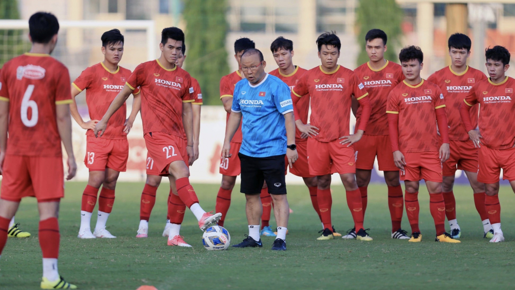 Đức Chinh, Minh Vương, Thành Chung lần lượt chấn thương, HLV Park ra lệnh cấm