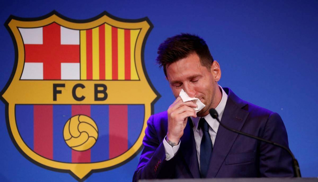 Sốc: Khăn giấy Messi dùng xì mũi ở lễ chia tay Barca được bán với giá 1 triệu USD