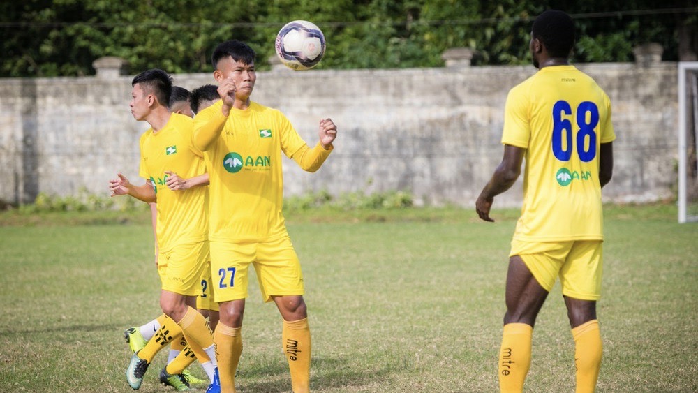Xuân Bình và top 5 cầu thủ trẻ gây ấn tượng mạnh ở đội 1 SLNA