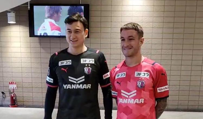 Văn Lâm có màn tái ngộ thú vị với đồng đội ở Cerezo Osaka