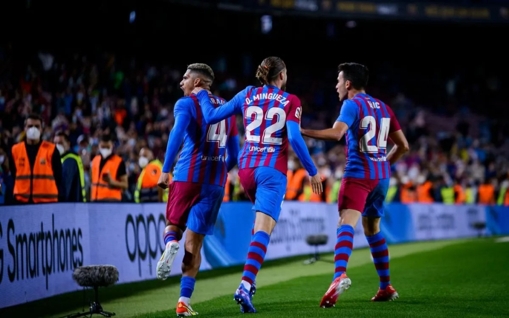 Araujo giải cứu Barca bằng bàn thắng ở phút thi đấu cuối cùng