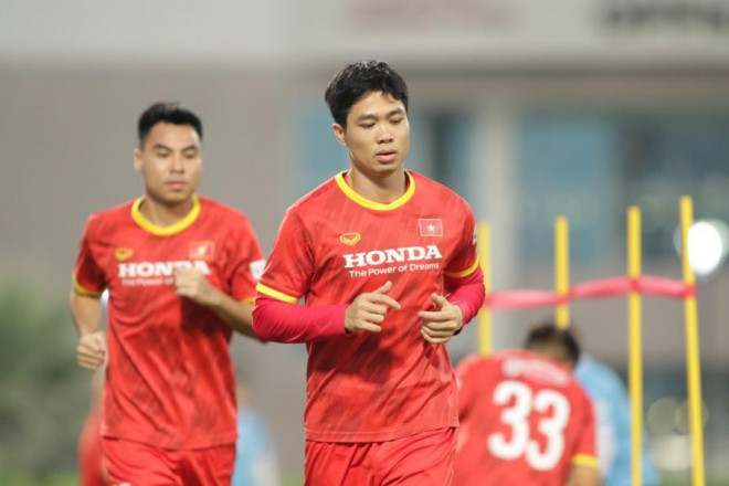 Danh sách 32 cầu thủ tập trung ĐT Việt Nam đấu Trung Quốc và Oman: Công Phượng trở lại