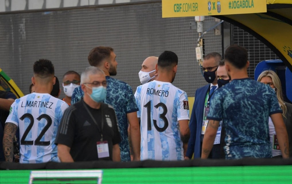 SỐC: 4 đồng đội của Messi bị bắt khi đang thi đấu trận Brazil – Argentina