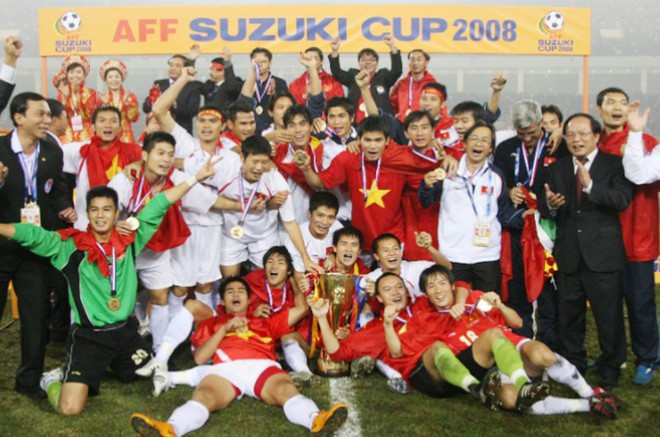 ĐT Việt Nam đã sống sót thế nào ở bảng tử thần AFF Cup năm 2008?