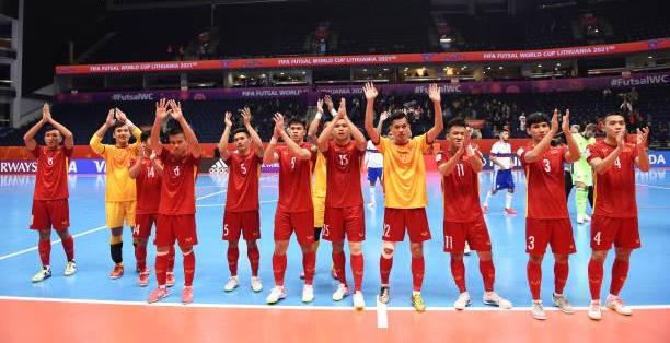 ĐT futsal Việt Nam về nước, HLV Phạm Minh Giang ở lại châu Âu