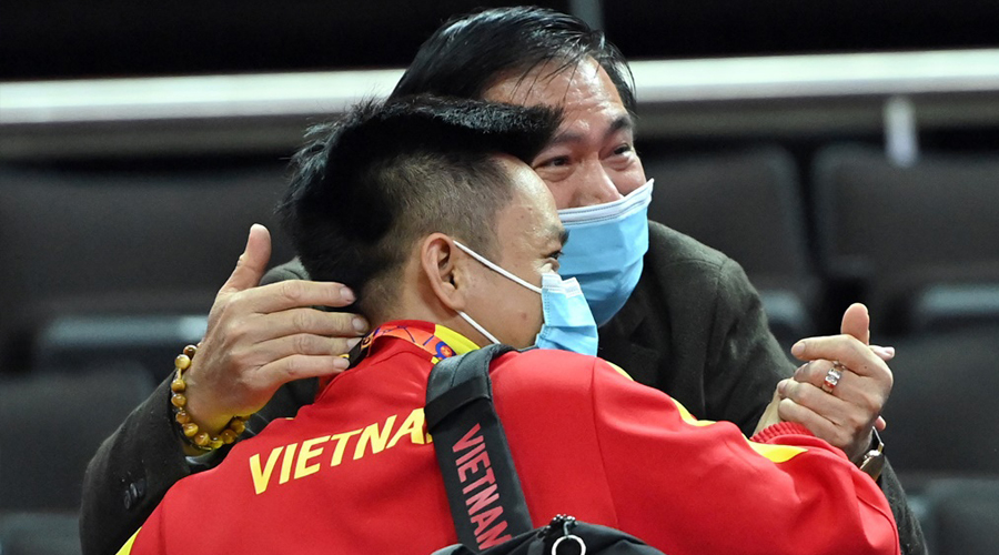 Hình ảnh cảm động của ĐT futsal Việt Nam khi vào vòng 1/8 World Cup