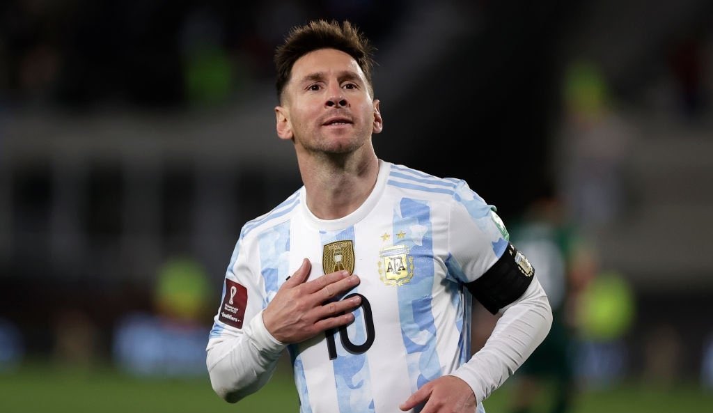 VIDEO: Lập siêu phẩm, Messi sánh ngang Pele để đi vào lịch sử bóng đá Nam Mỹ