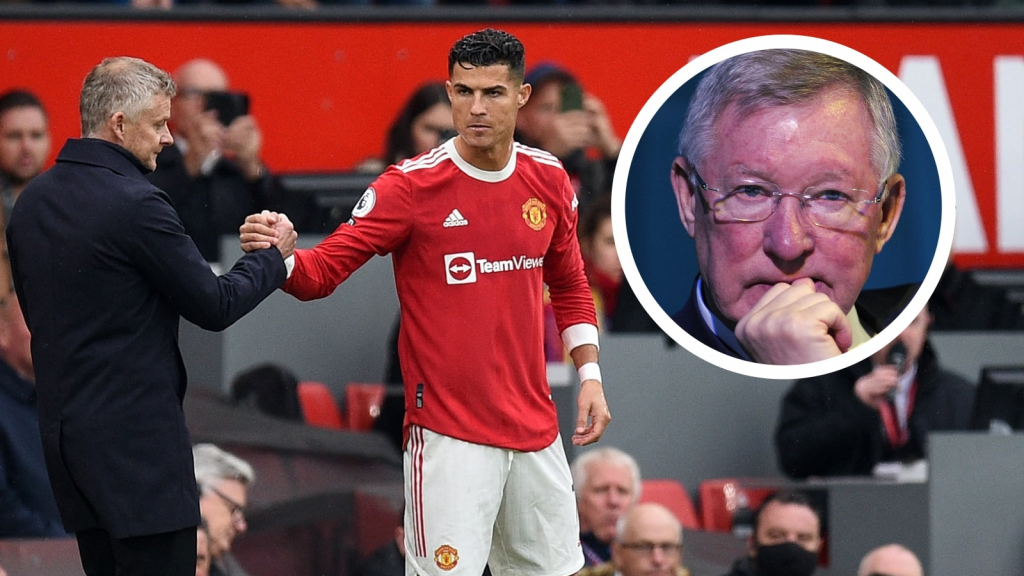 Sir Alex công khai chỉ trích Solskjaer vì Ronaldo