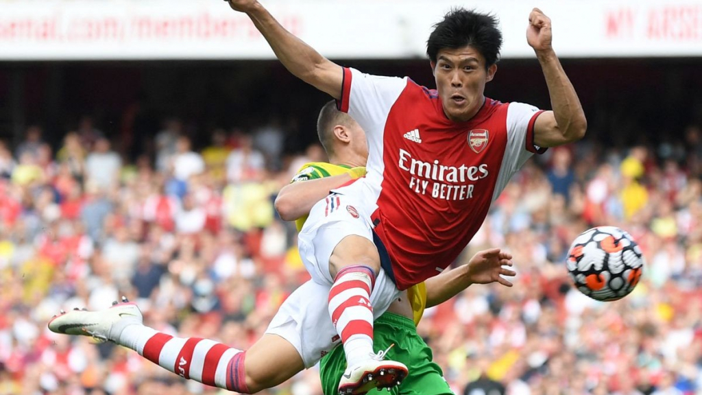 Mua Tomiyasu, Arsenal bắn một mũi tên trúng hai đích