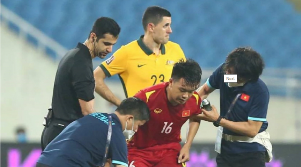 Trung vệ của ĐT Việt Nam chấn thương nặng sau trận đấu với Australia