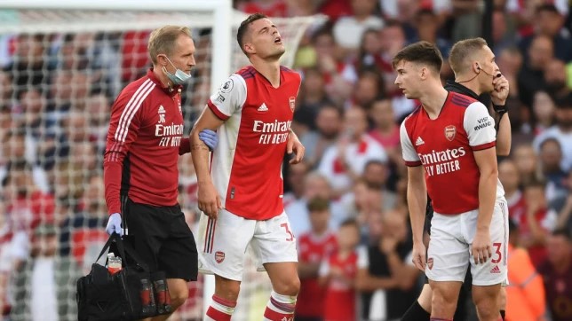 Dính chấn thương đầu gối, Granit Xhaka nghỉ hết tháng 11